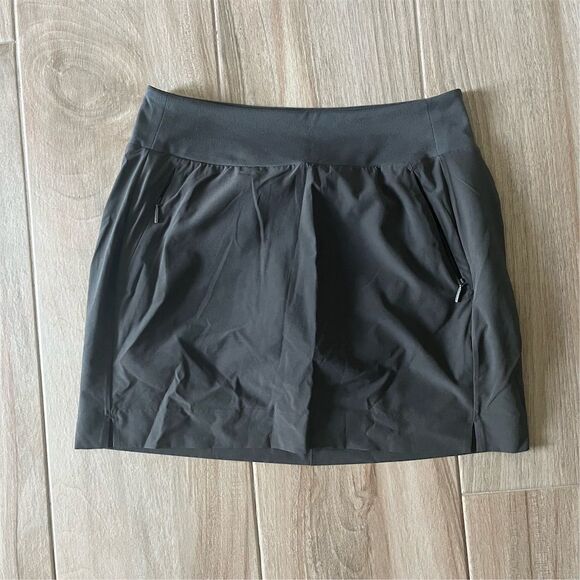 Athleta Pants - Athleta Women's Black Soho Skort Size 6 Athletic Zippered Pockets